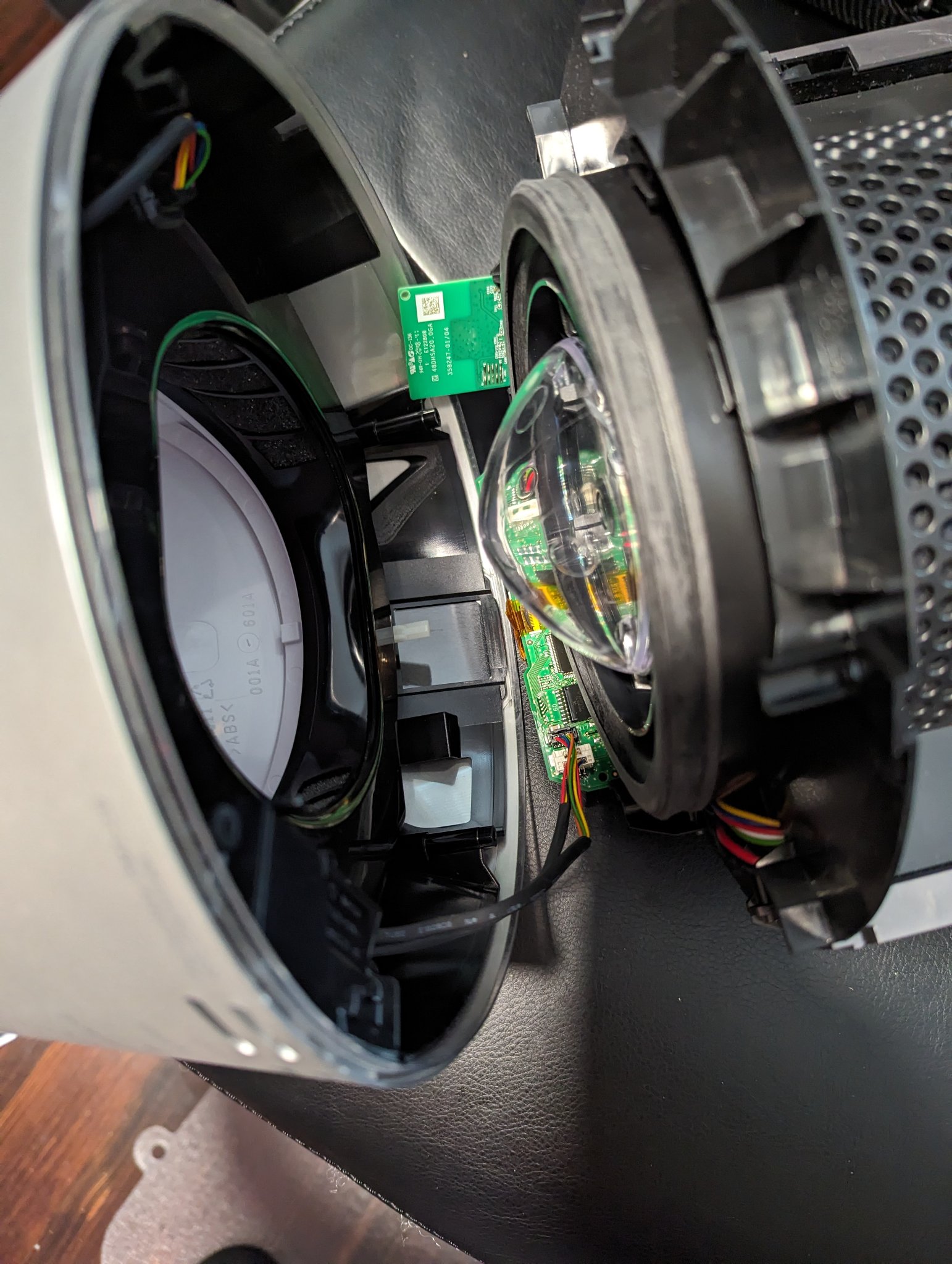 The connector between the air circulator and the main board